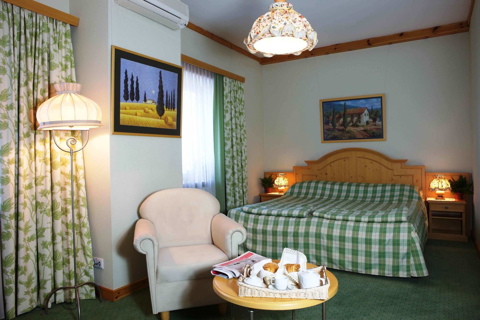 Landhaus Hotel Brovary Exteriér fotografie